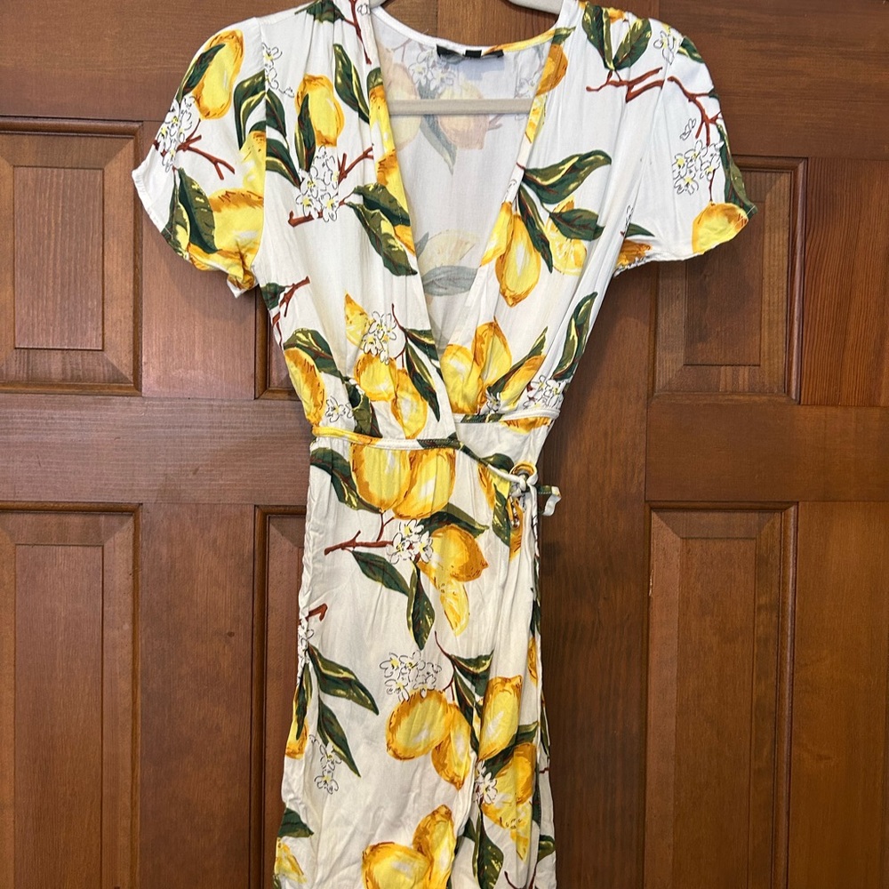 Lulu's Yellow Sleeveless Sundress for Wedding Guests